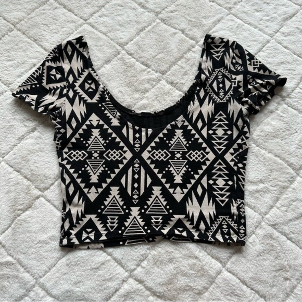 Victoria's Secret PINK | Short Sleeve Aztec Scoop Neck Tee Shirt | Size Small - Picture 3 of 10
